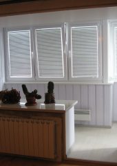 остекление балконов rehau